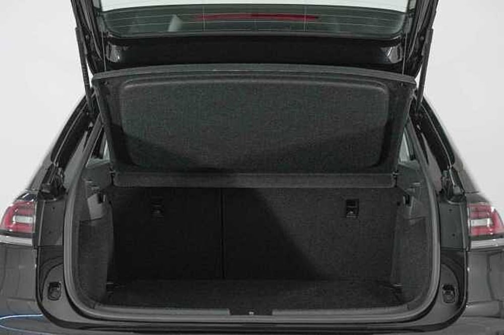 Volkswagen Taigo usata a Como (18)