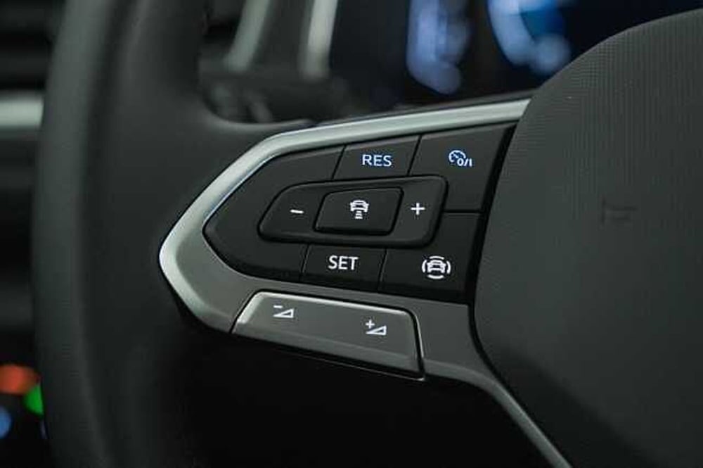 Volkswagen T-Roc usata a Como (18)