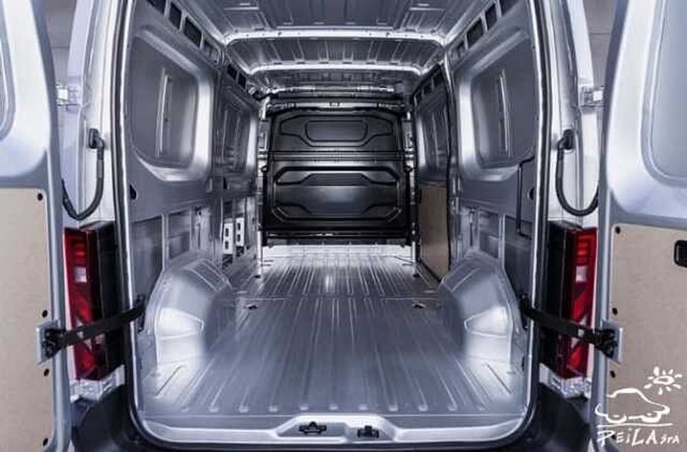 Nissan Interstar Furgone nuova a Torino (4)