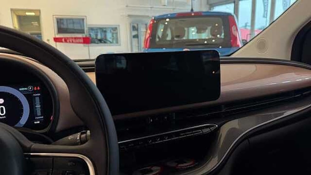 Fiat 500e Cabrio nuova a Milano (14)