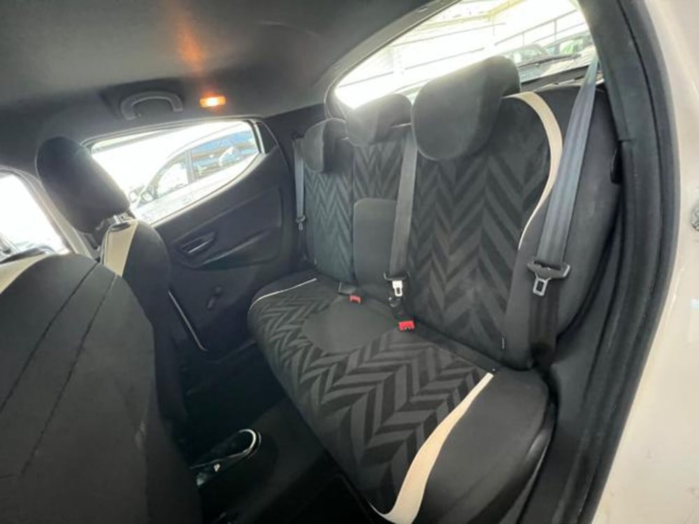 Lancia Ypsilon usata a Modena (10)