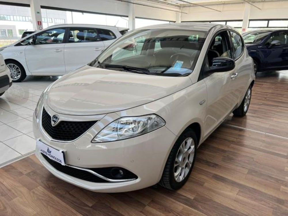 Lancia Ypsilon usata a Modena (3)