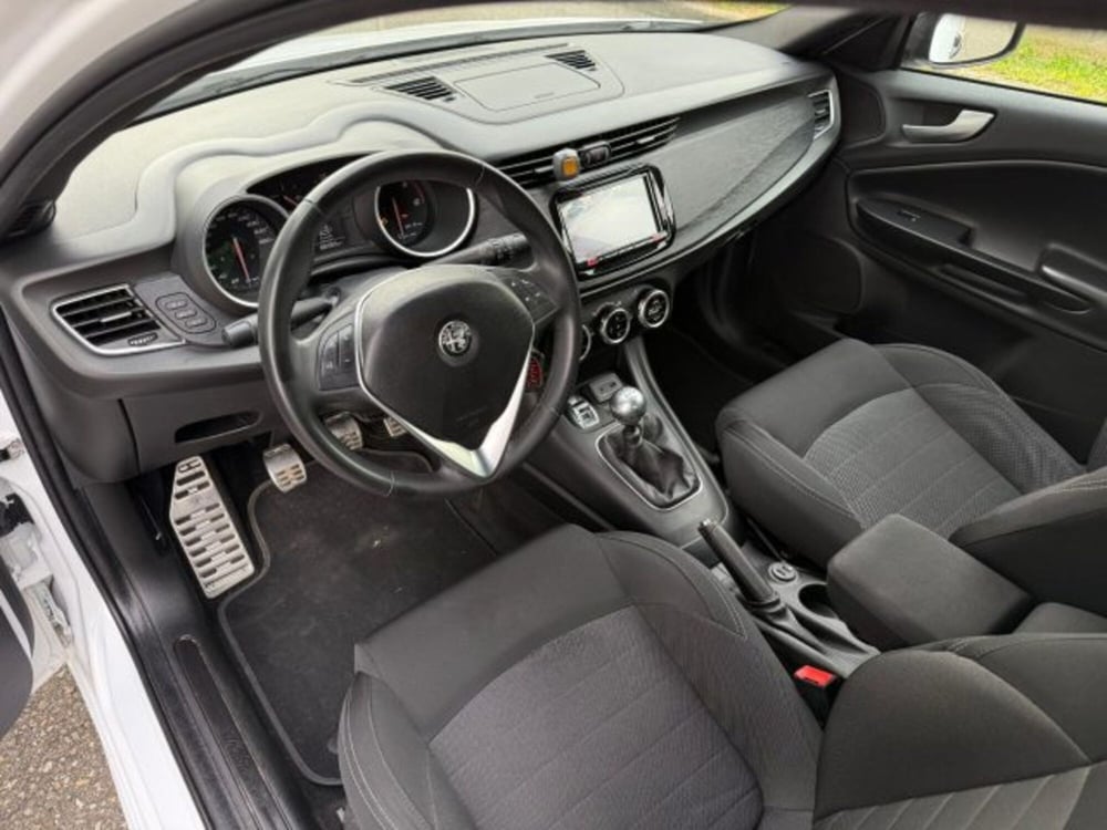 Alfa Romeo Giulietta usata a Bologna (12)