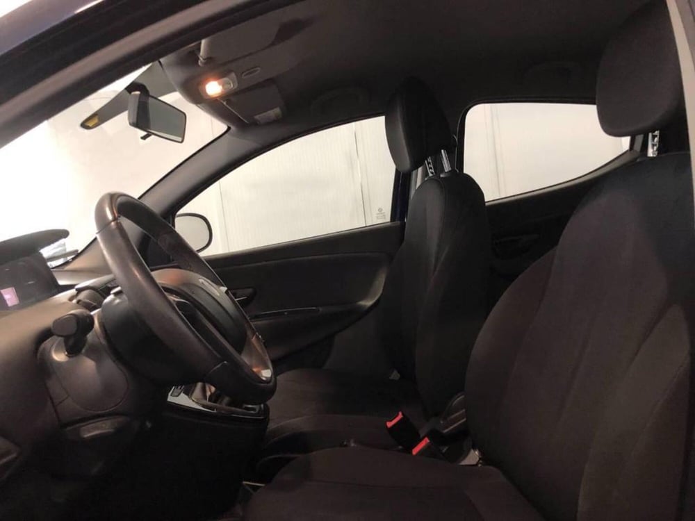 Lancia Ypsilon usata a Torino (12)