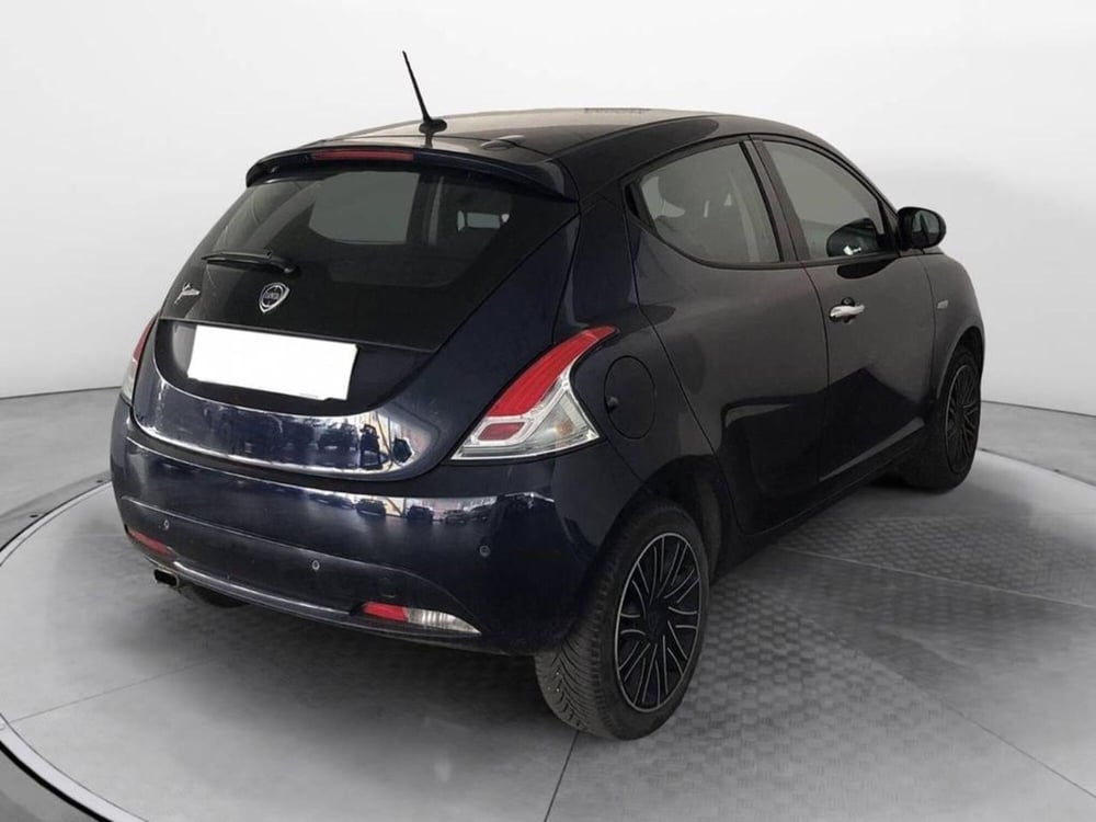 Lancia Ypsilon usata a Torino (4)