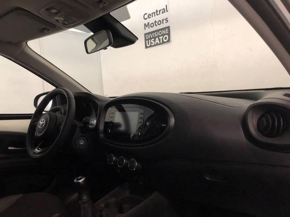Toyota Aygo X usata a Torino (9)