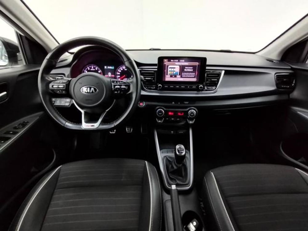 Kia Rio usata a Como (4)