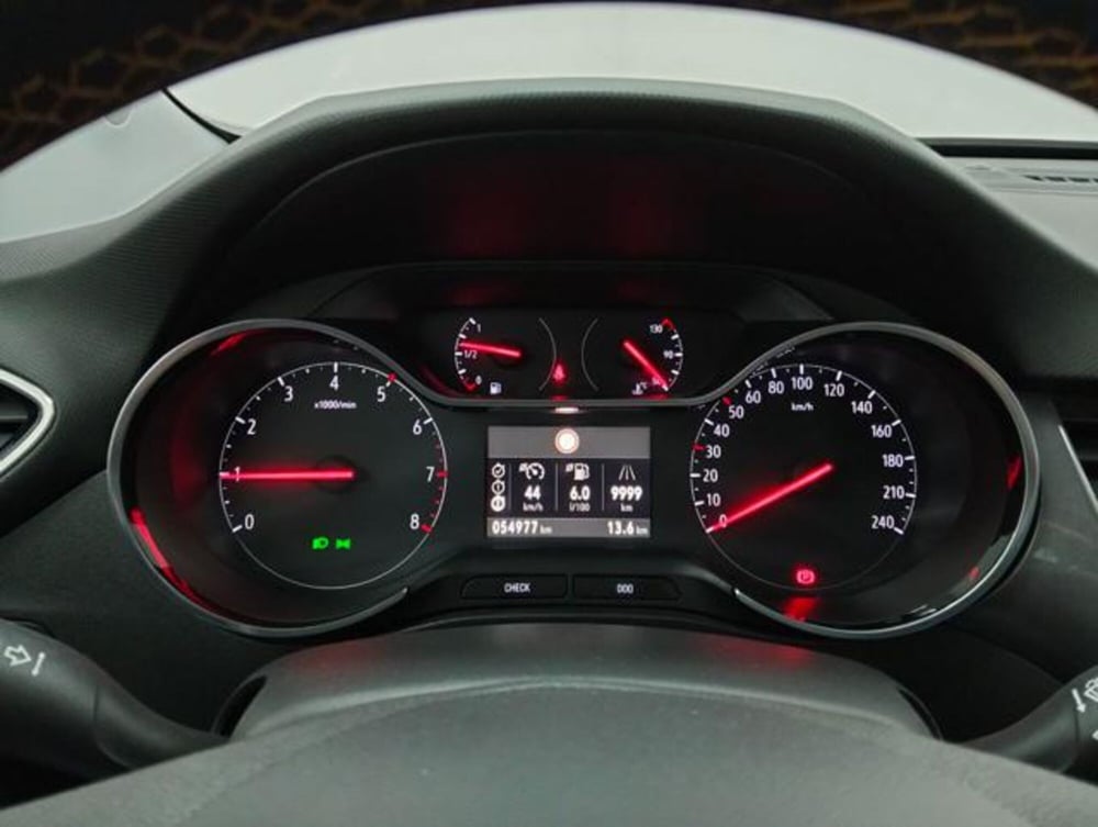 Opel Crossland X usata a Como (12)
