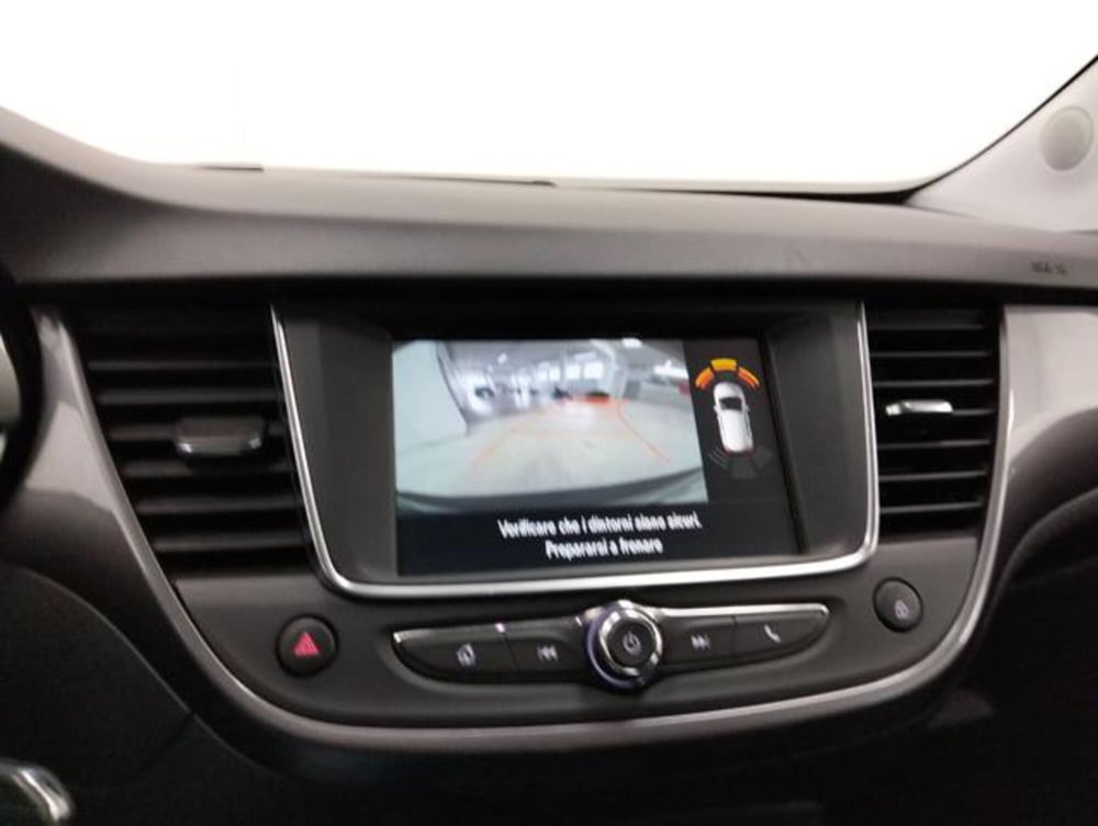 Opel Crossland X usata a Como (16)