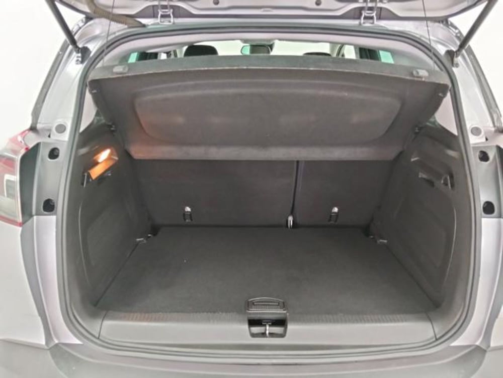 Opel Crossland X usata a Como (18)