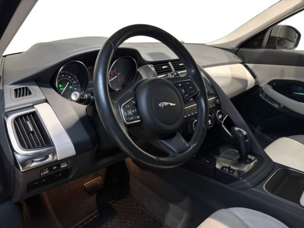 Jaguar E-Pace usata a Bologna (11)