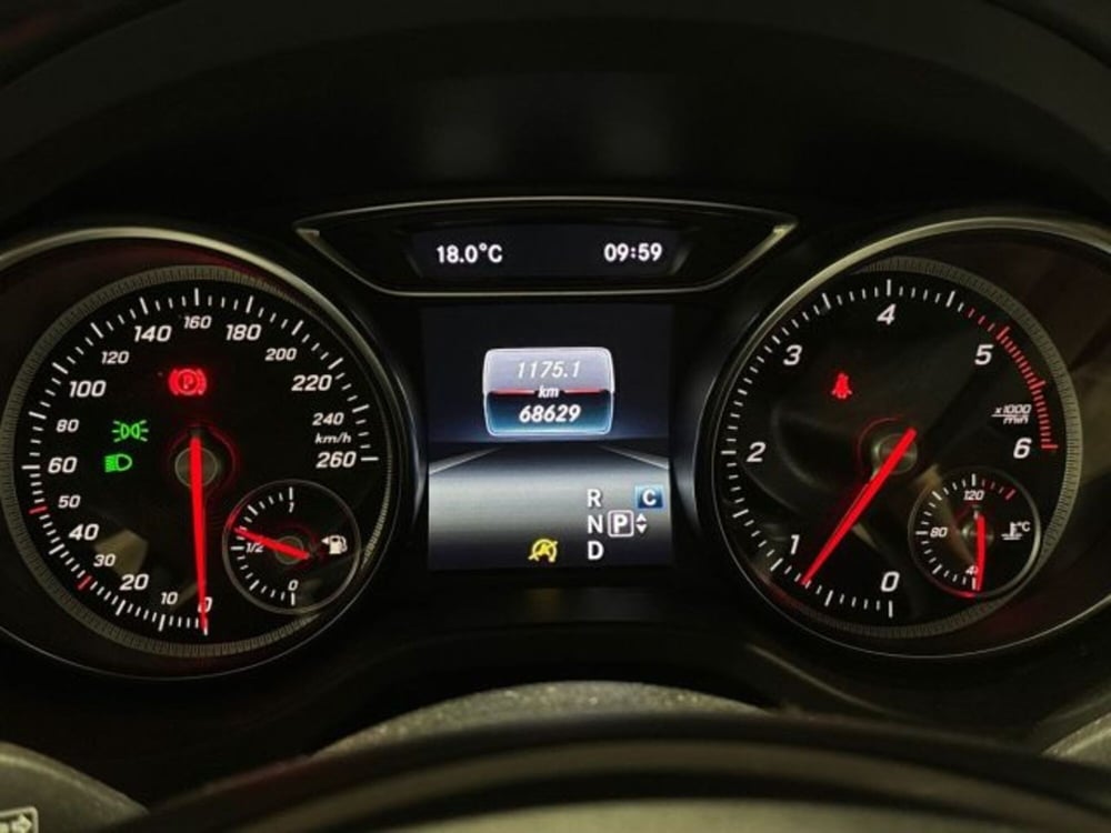 Mercedes-Benz CLA Shooting Brake usata a Bologna (13)