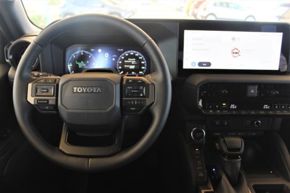 Toyota Land Cruiser nuova a Roma (14)