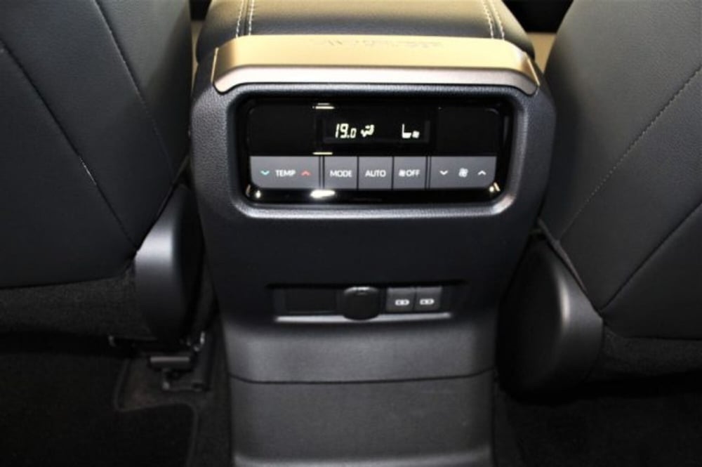 Toyota Land Cruiser nuova a Roma (17)