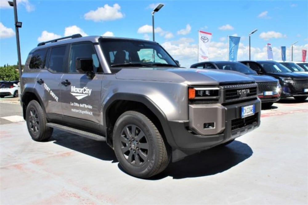 Toyota Land Cruiser nuova a Roma (4)