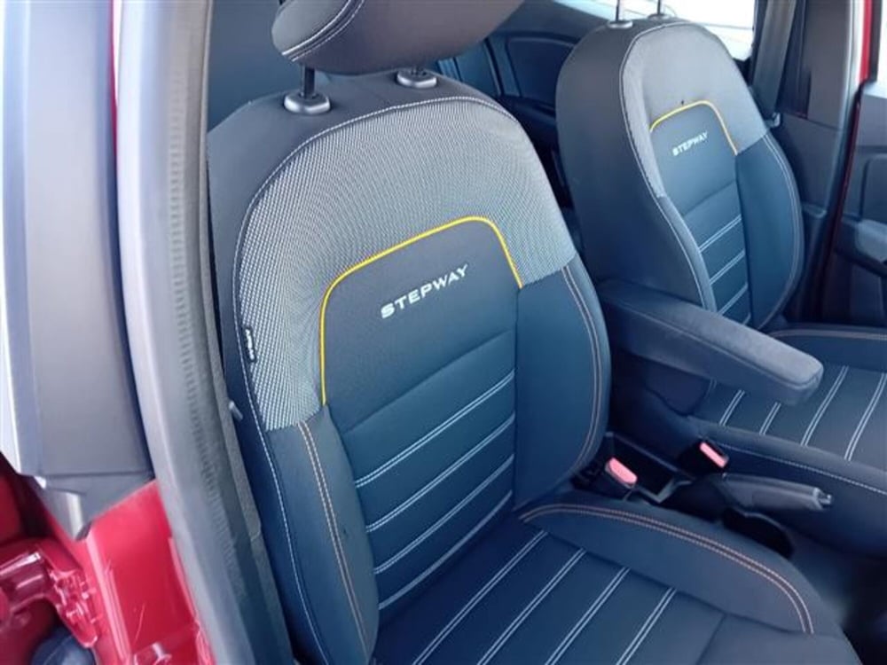 Dacia Sandero usata a Firenze (11)