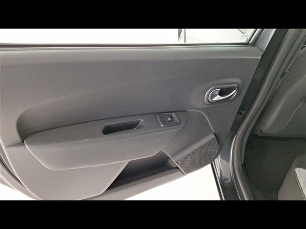 Dacia Lodgy usata a Milano (14)