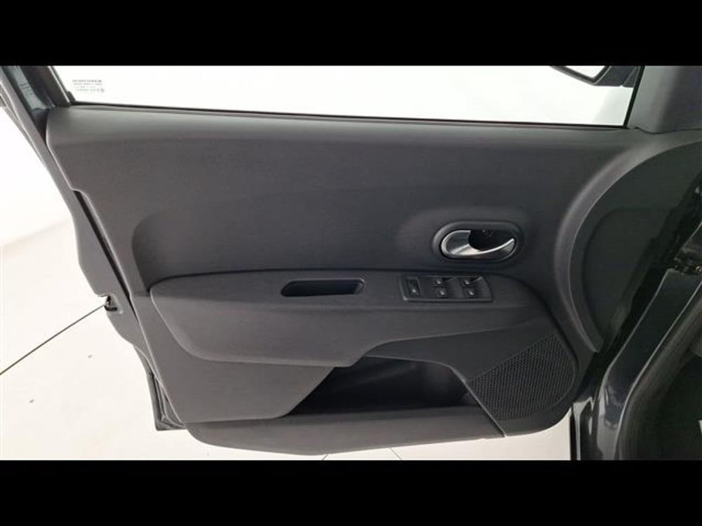 Dacia Lodgy usata a Milano (15)