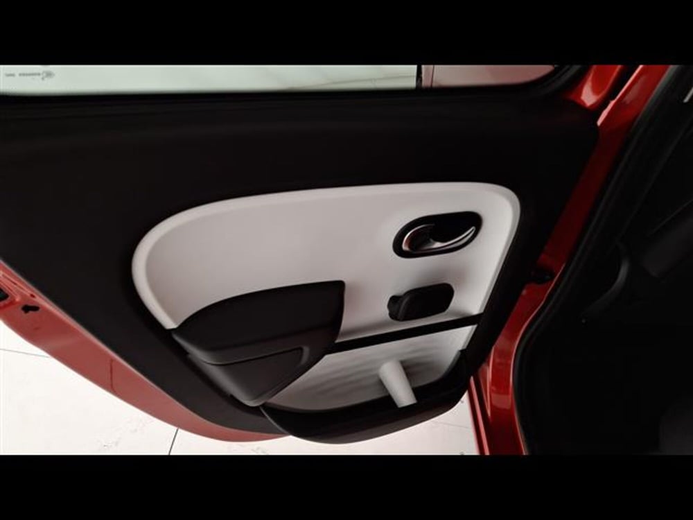 Renault Twingo usata a Milano (11)