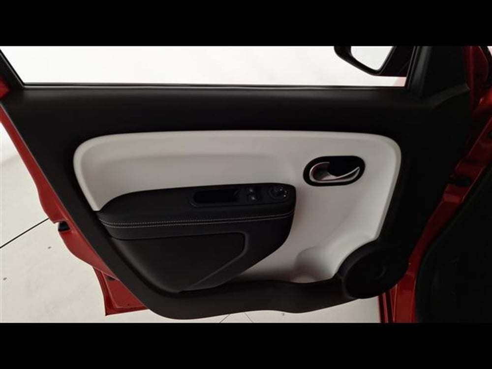 Renault Twingo usata a Milano (9)