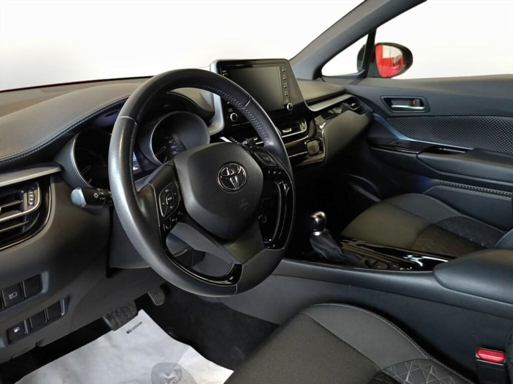 Toyota Toyota C-HR usata a Monza e Brianza (12)