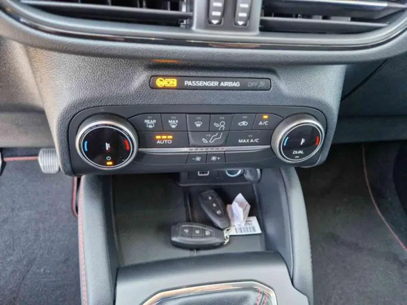 Ford Kuga nuova a Bologna (12)