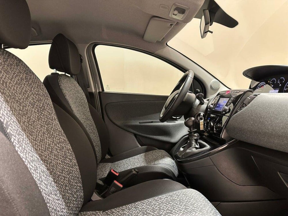 Lancia Ypsilon usata a Varese (3)