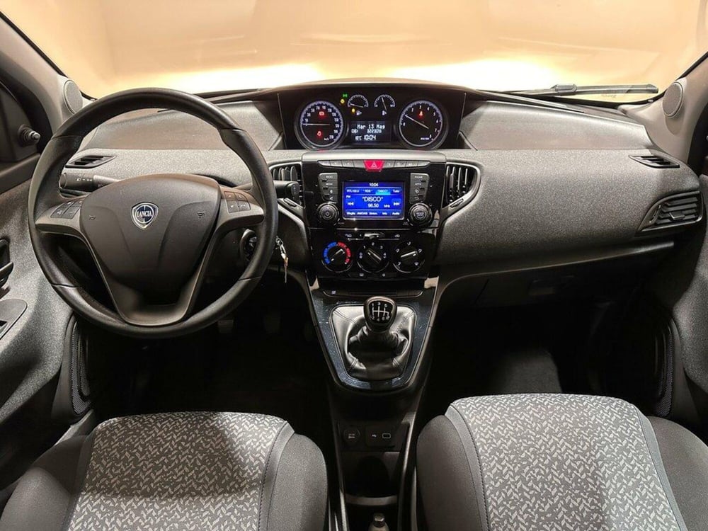 Lancia Ypsilon usata a Varese (4)
