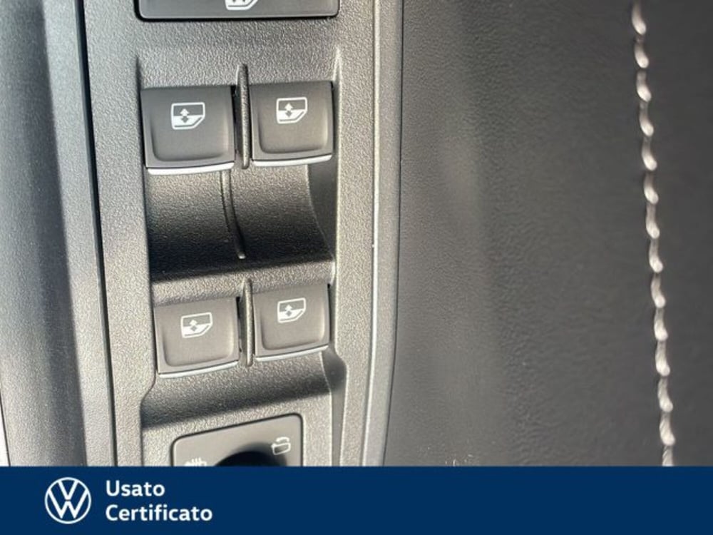 Volkswagen T-Roc nuova a Vicenza (15)
