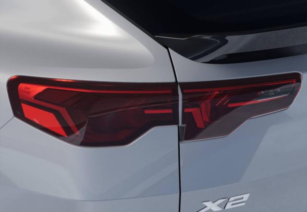 BMW X2 nuova a Modena (9)