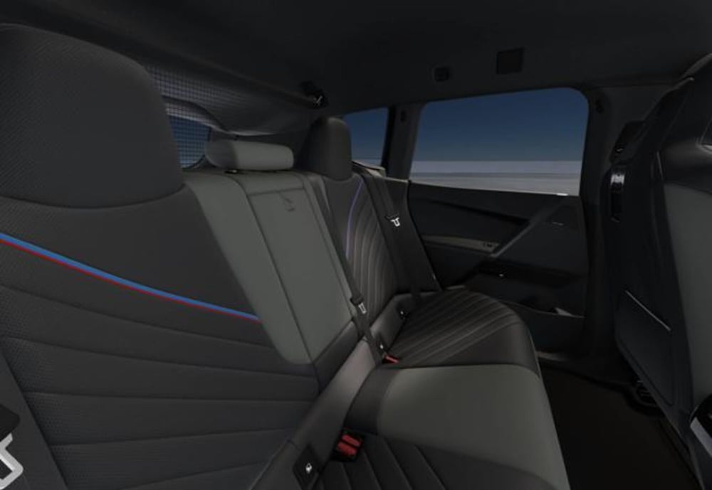 BMW iX nuova a Modena (13)