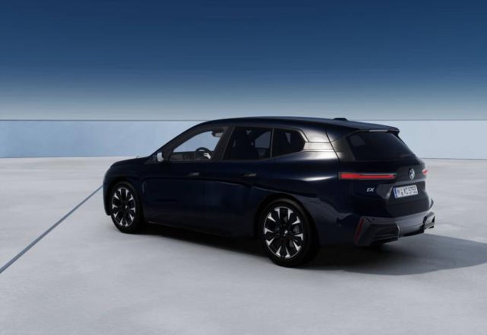 BMW iX nuova a Modena (2)