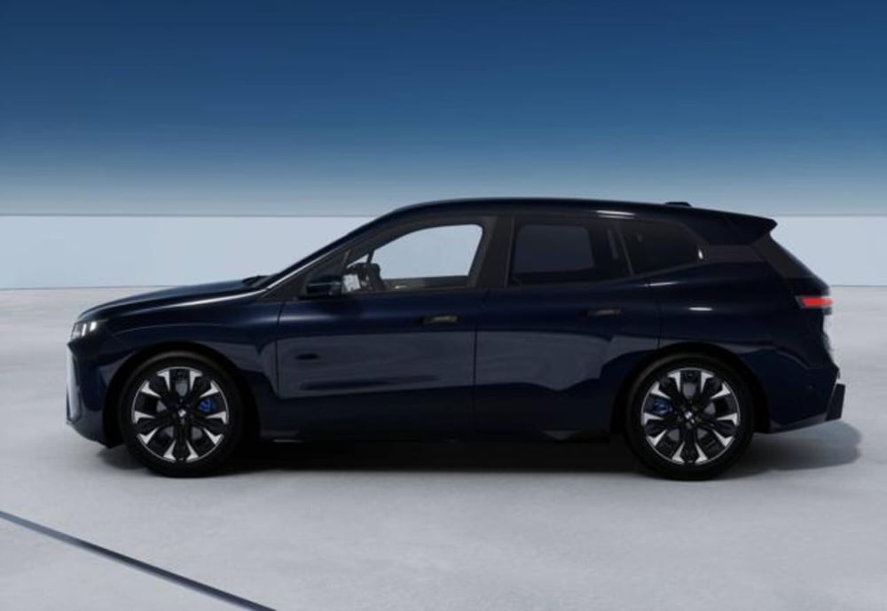 BMW iX nuova a Modena (4)