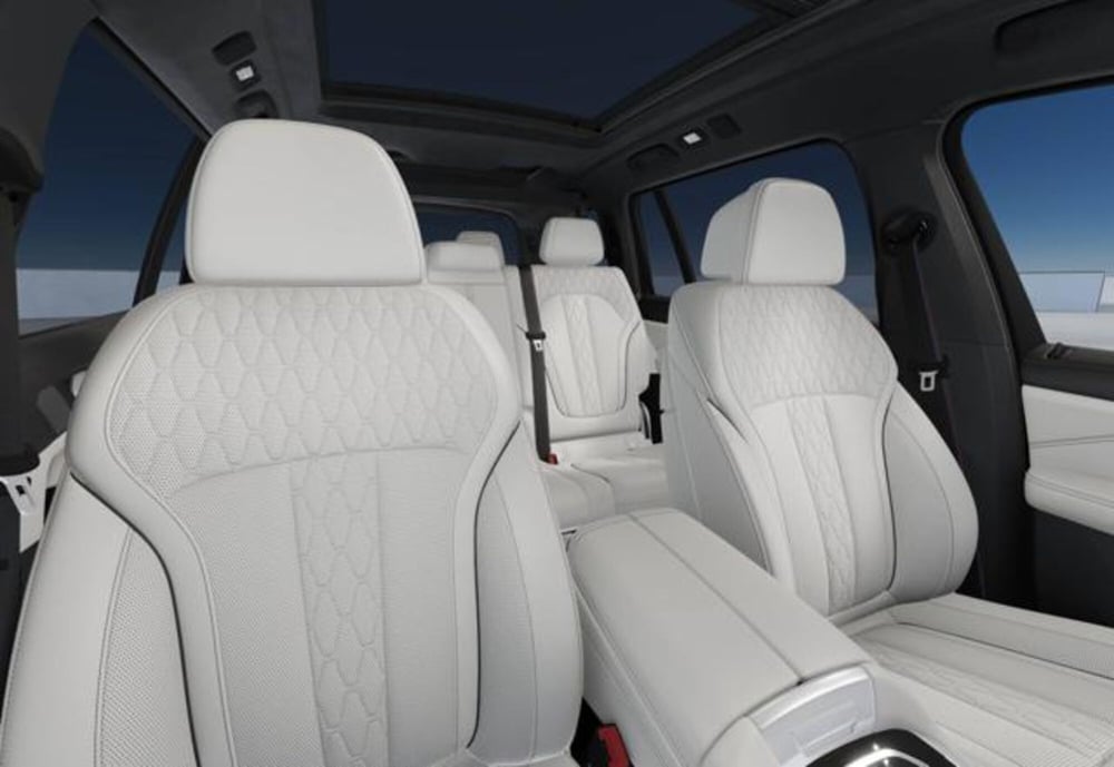 BMW X7 nuova a Modena (12)