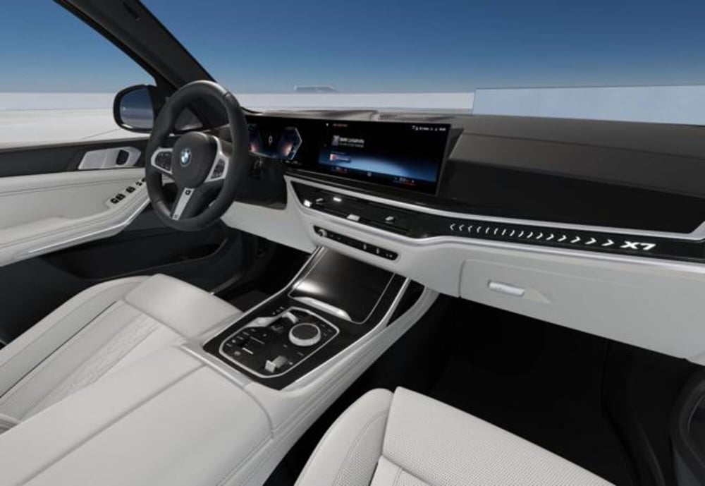 BMW X7 nuova a Modena (15)