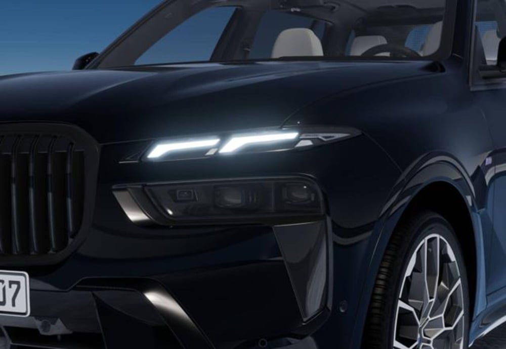 BMW X7 nuova a Modena (7)