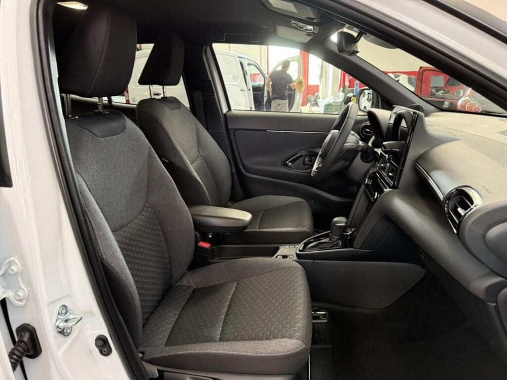 Toyota Yaris Cross nuova a Monza e Brianza (9)