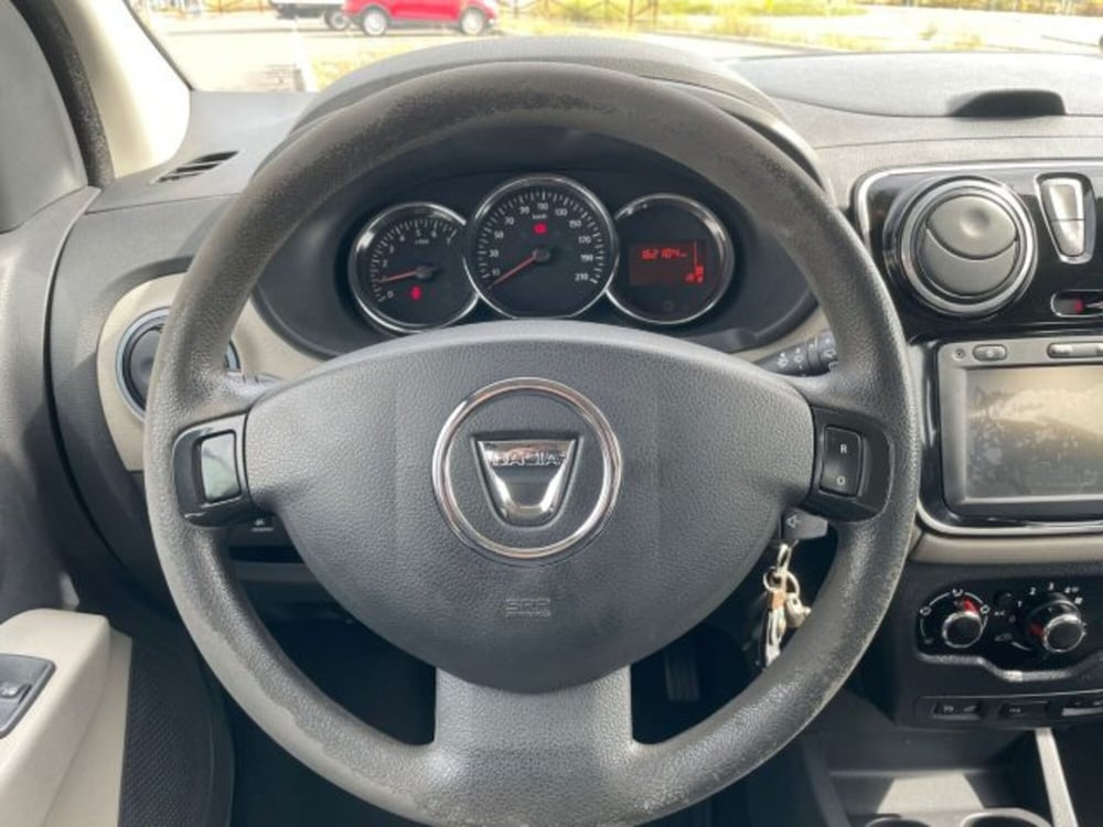 Dacia Lodgy usata a Sassari (11)