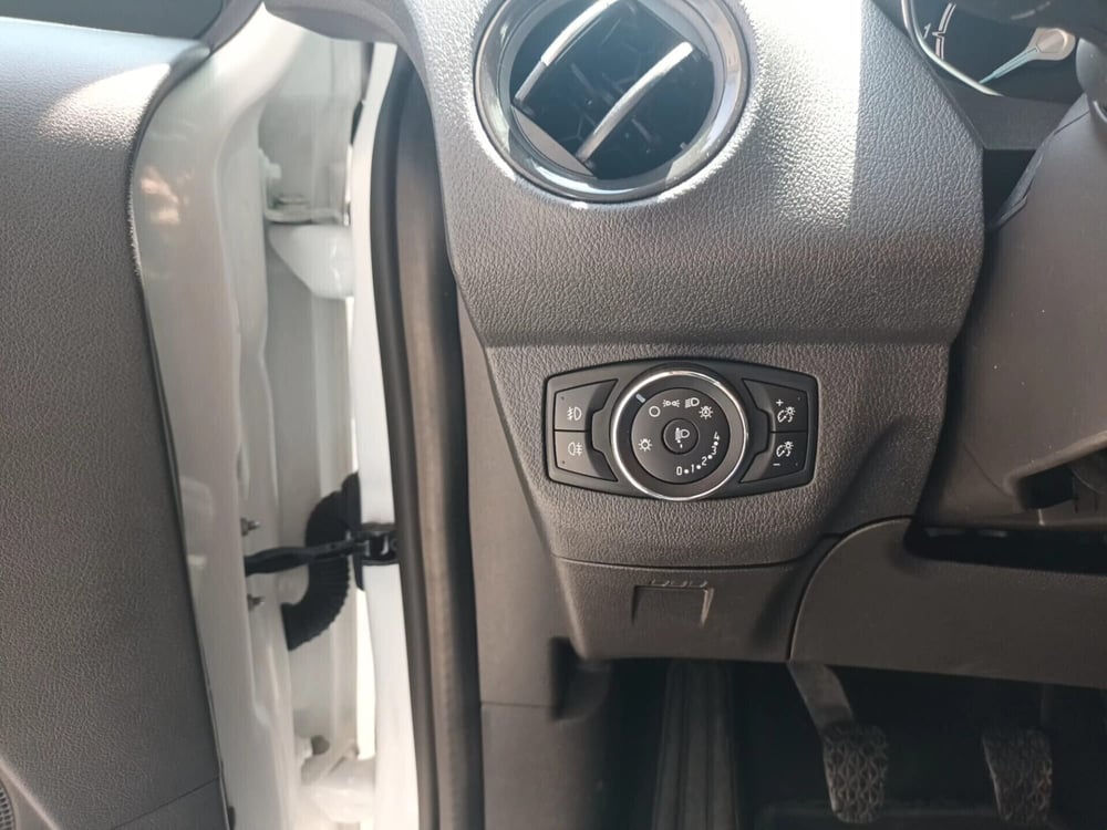 Ford Tourneo Courier usata a Bari (10)