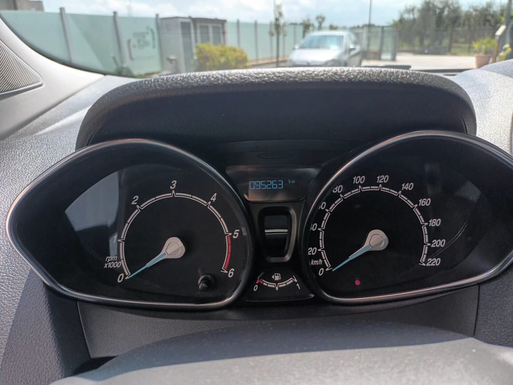 Ford Tourneo Courier usata a Bari (13)