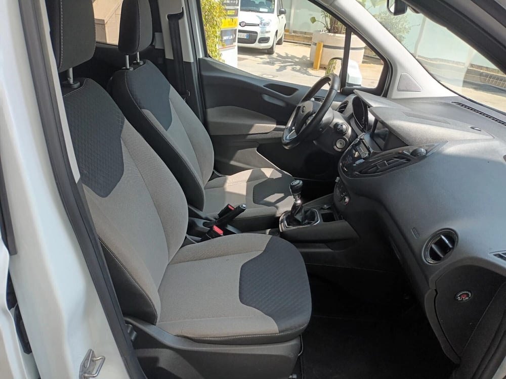Ford Tourneo Courier usata a Bari (19)