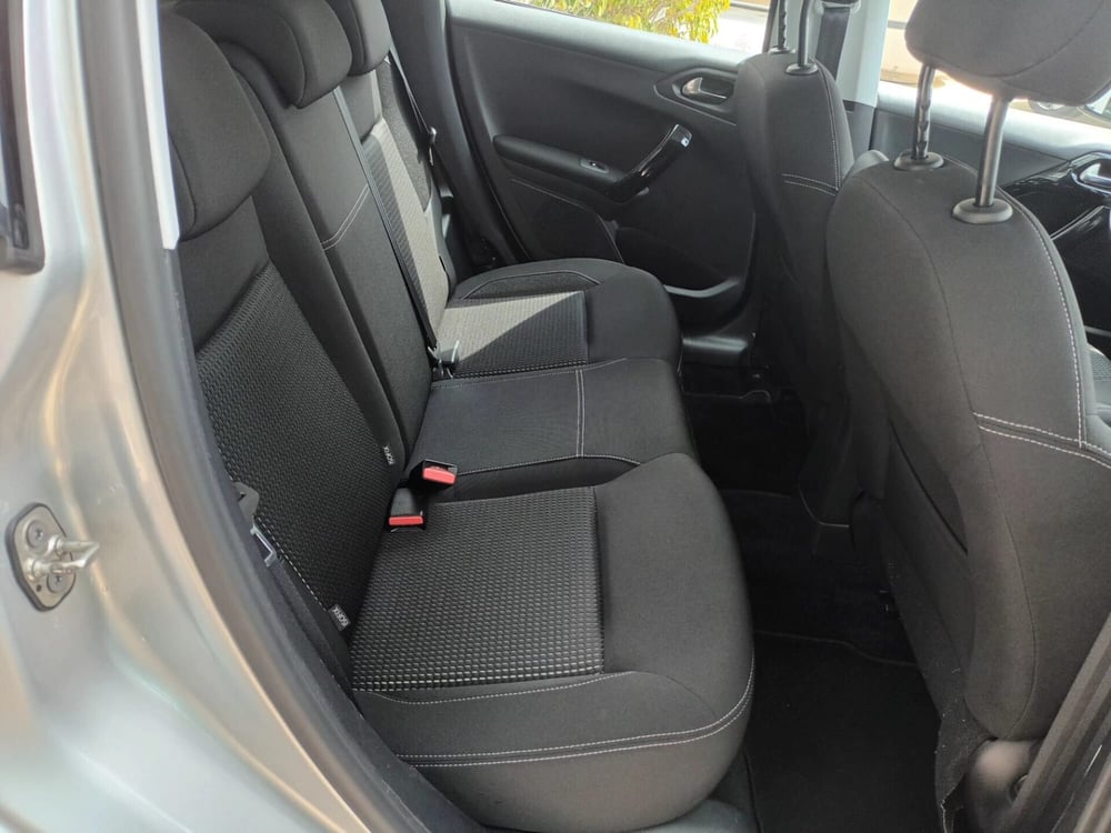 Peugeot 208 usata a Bari (10)