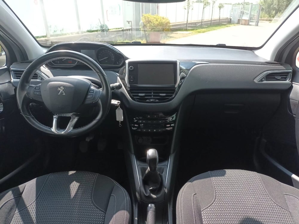 Peugeot 208 usata a Bari (11)