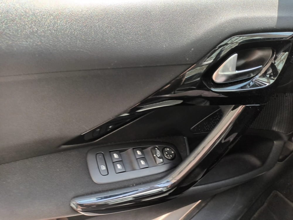 Peugeot 208 usata a Bari (18)