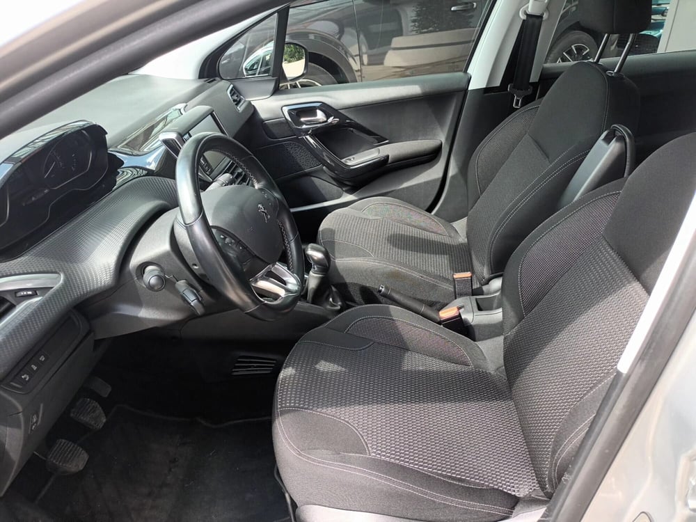 Peugeot 208 usata a Bari (5)