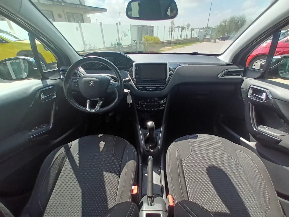 Peugeot 208 usata a Bari (6)