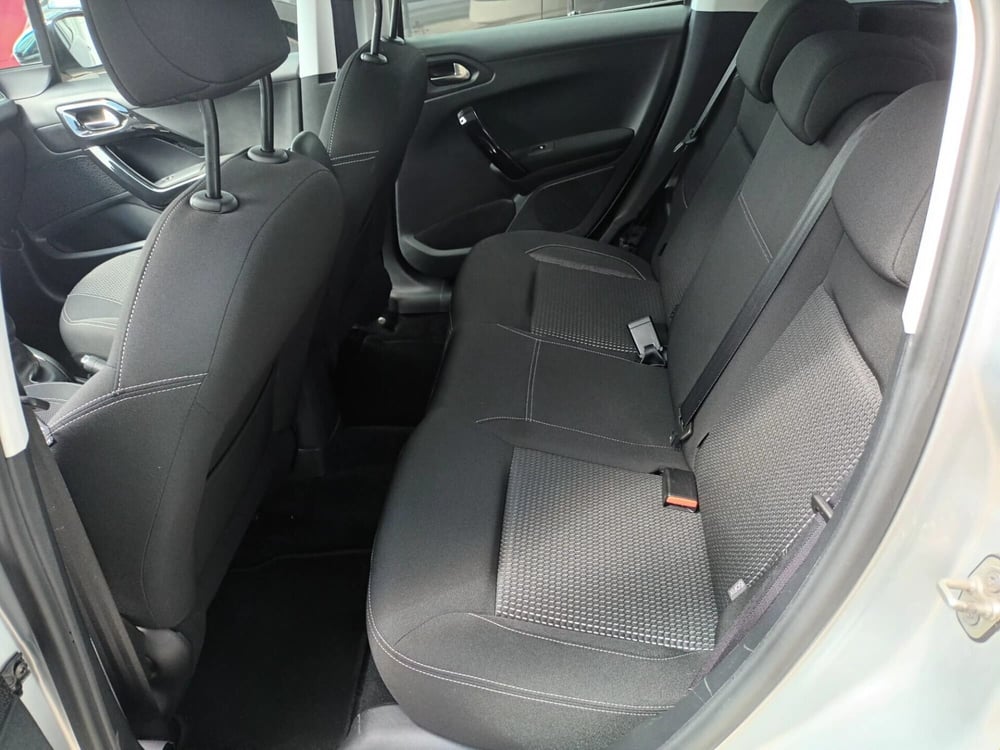 Peugeot 208 usata a Bari (7)