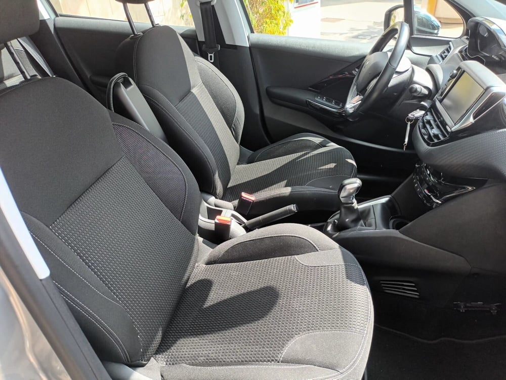 Peugeot 208 usata a Bari (8)