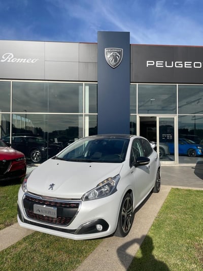Peugeot 208 100 5p. GT Line ICE White del 2016 usata a Olbia