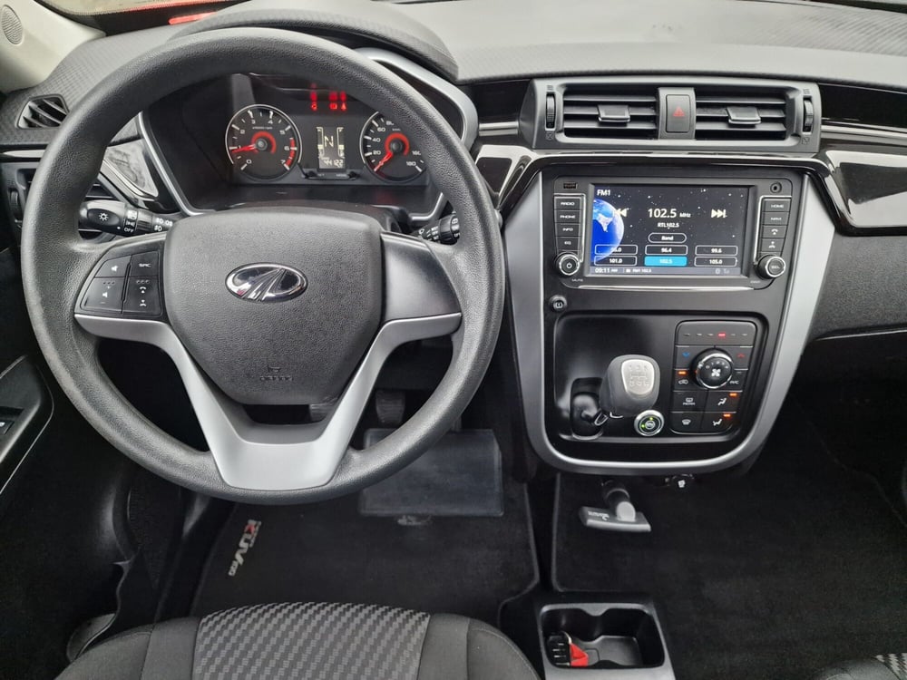 Mahindra KUV100 usata a Torino (8)